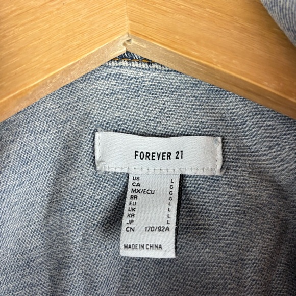 Forever 21 Blue Jean Crop Jacket Classic Denim Style Sz L - Picture 3 of 9